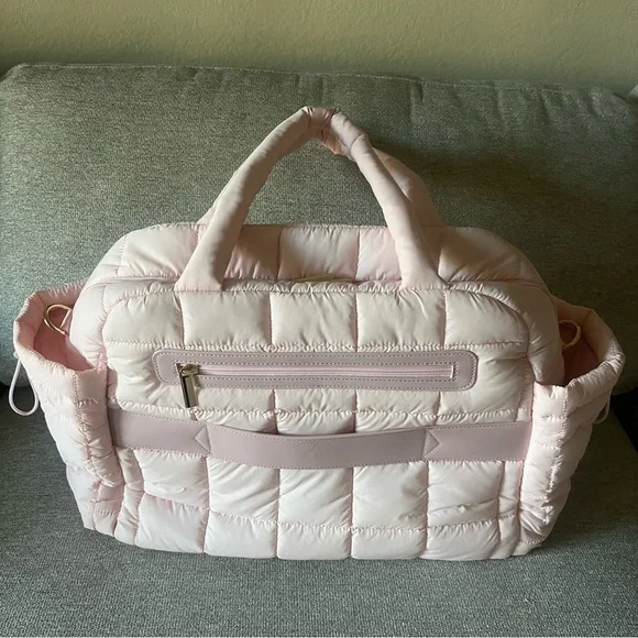 Augustnoa The Weekender Duffle Bag in Baby Pink - Picture 8 of 8